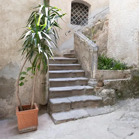 Apartment Cortile Gioeni *
