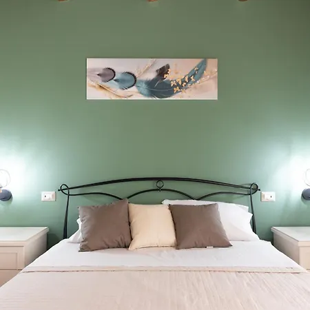 Cortile Gioeni * Cefalù