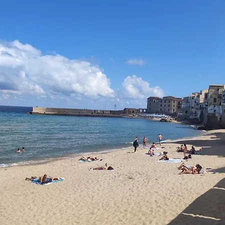 Cortile Gioeni * Cefalù
